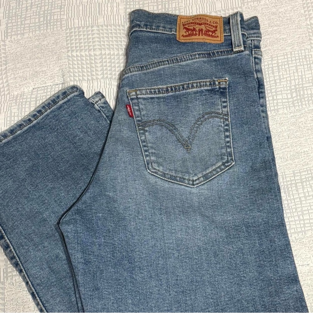 Levi's Women's Light Blue Ankle Jeans